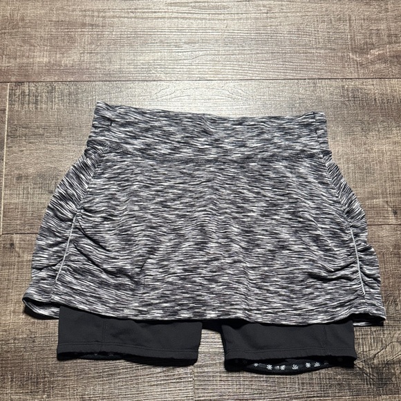Athleta Pants - Athleta Contender 2 in 1 Heathered Black and Gray Skort
